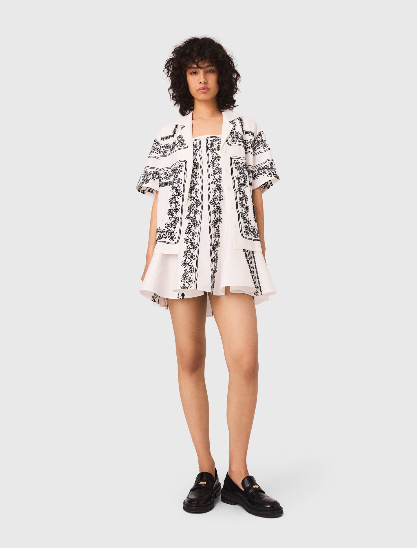 Maje Woman's linen Short-sleeved embroidered shirt for Fall/Winter, in color Ecru / Black /
