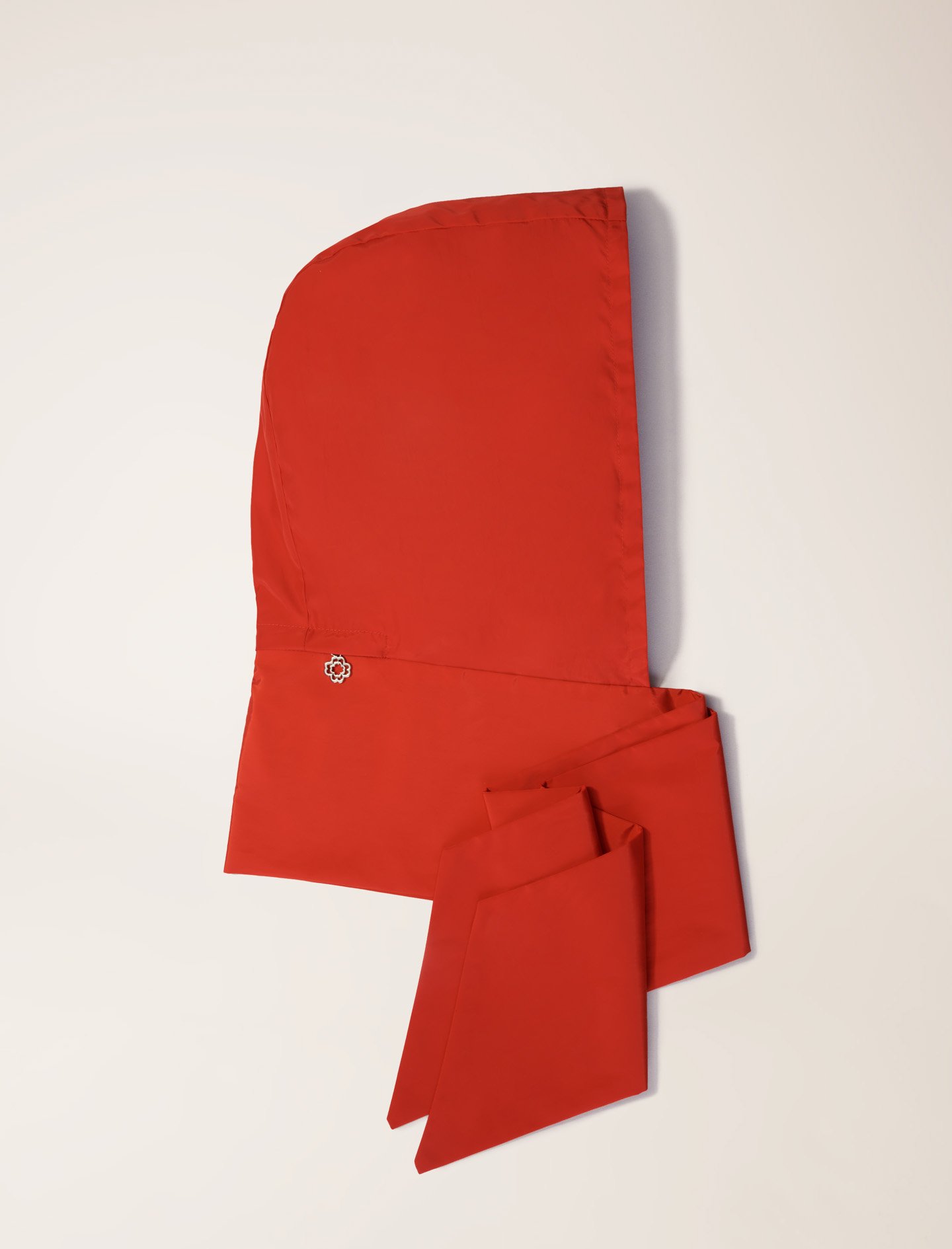 Woman's polyester Retractable scarf hood for Spring/Summer, size One Size, in color Red / Red