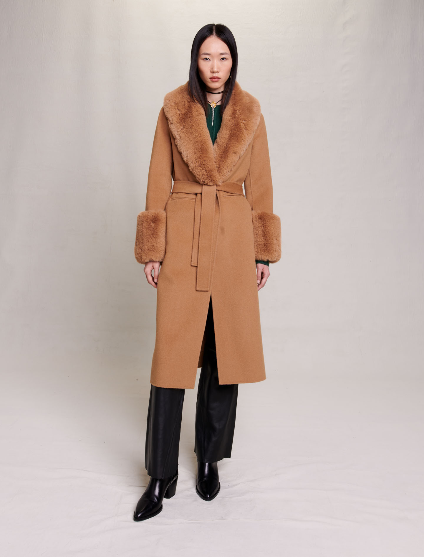 Woman
s wool, Long wool coat for Fall/Winter, size Woman-See All-US XL / FR 41, in color Camel / Brown