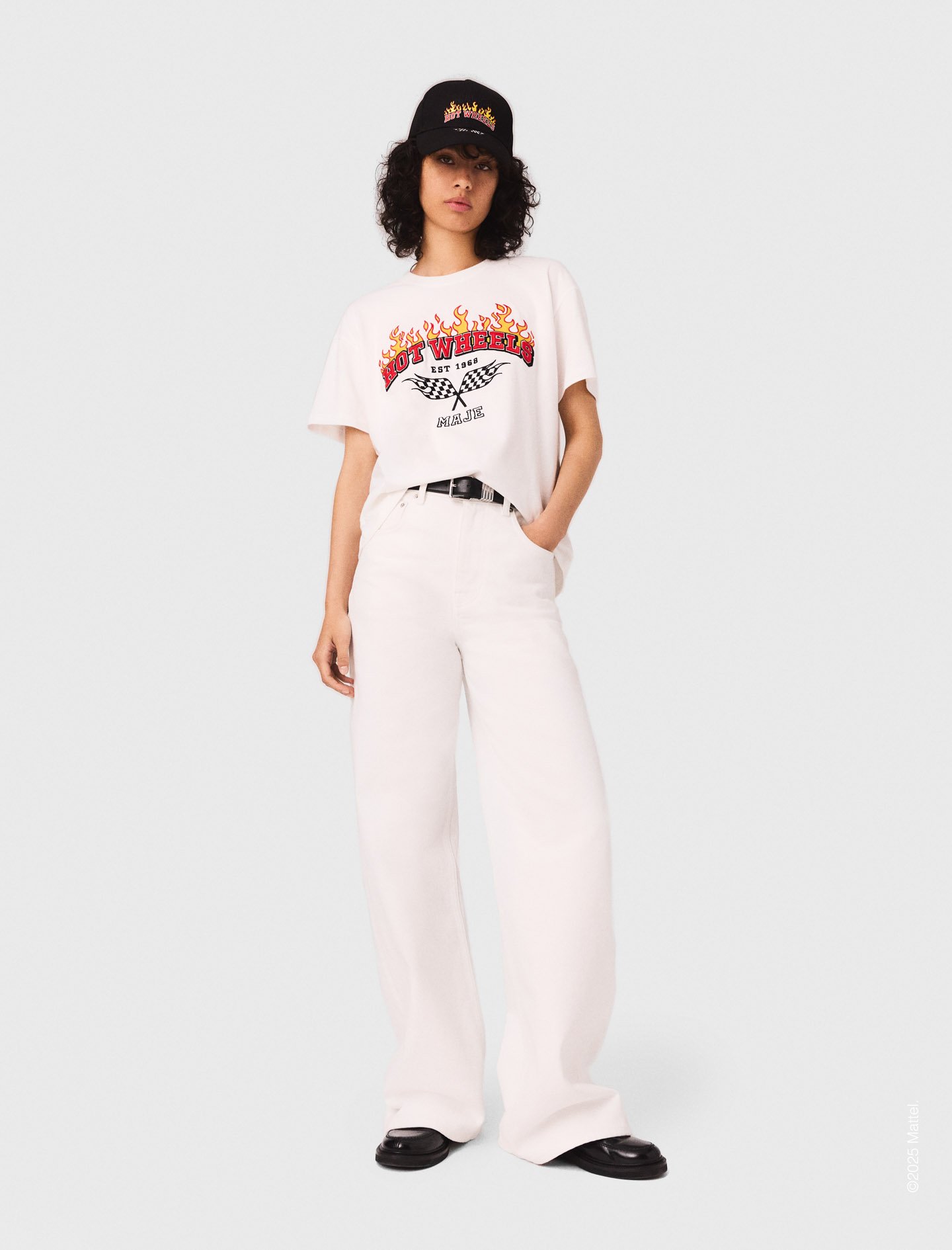 Woman's cotton Embroidered T-shirt for Fall/Winter, size Small, in color White / White