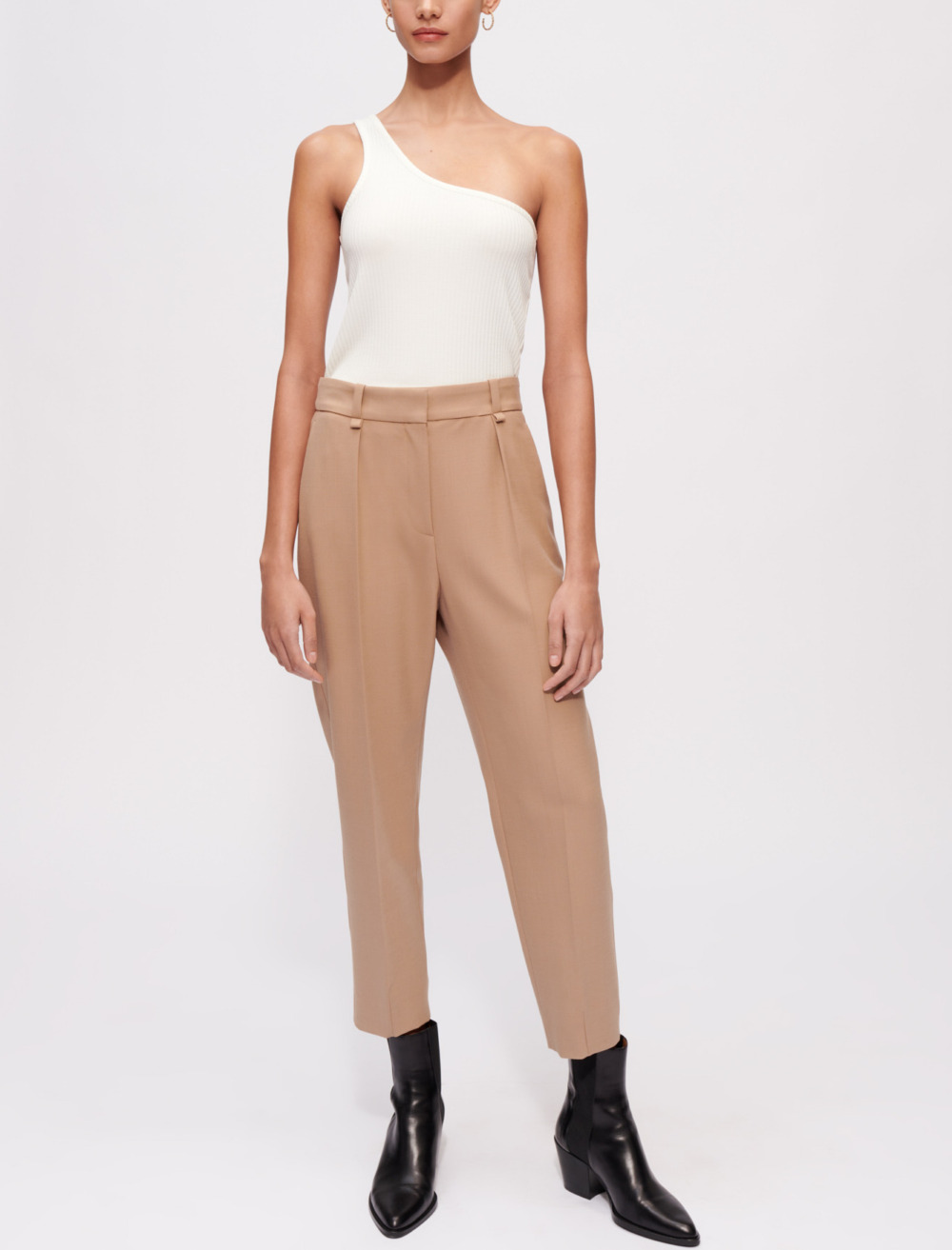 Woman
s polyester, Pleated tailored pants for Fall/Winter, size Woman-See All-US XL / FR 41, in color Camel / Brown