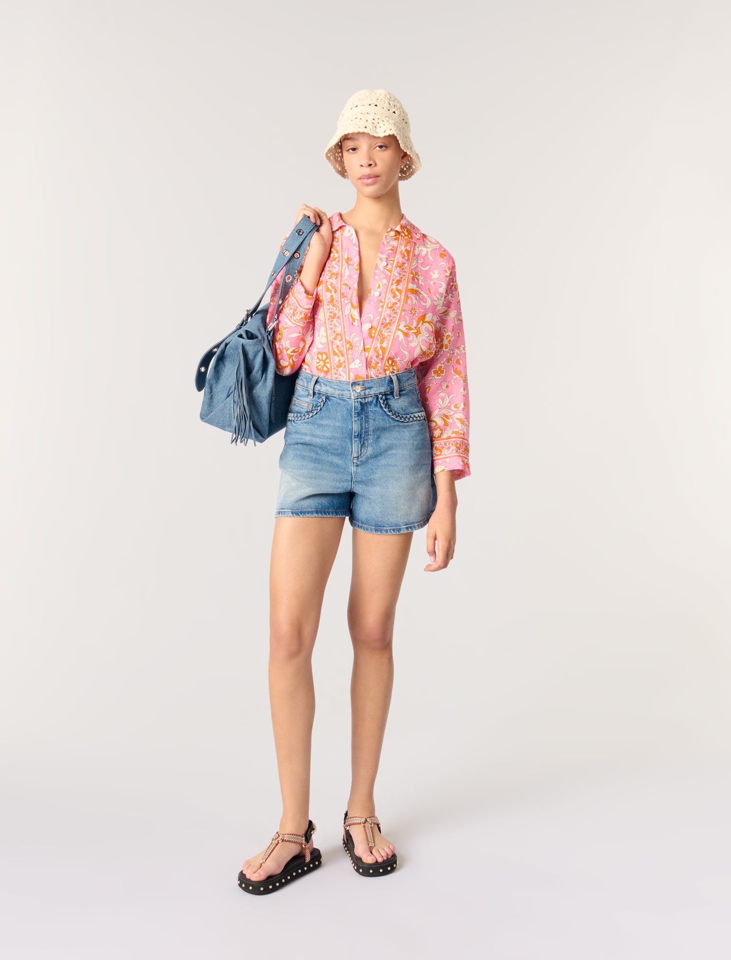 Woman's cotton Denim shorts with braided trim for Spring/Summer, size Large, in color Blue / Blue