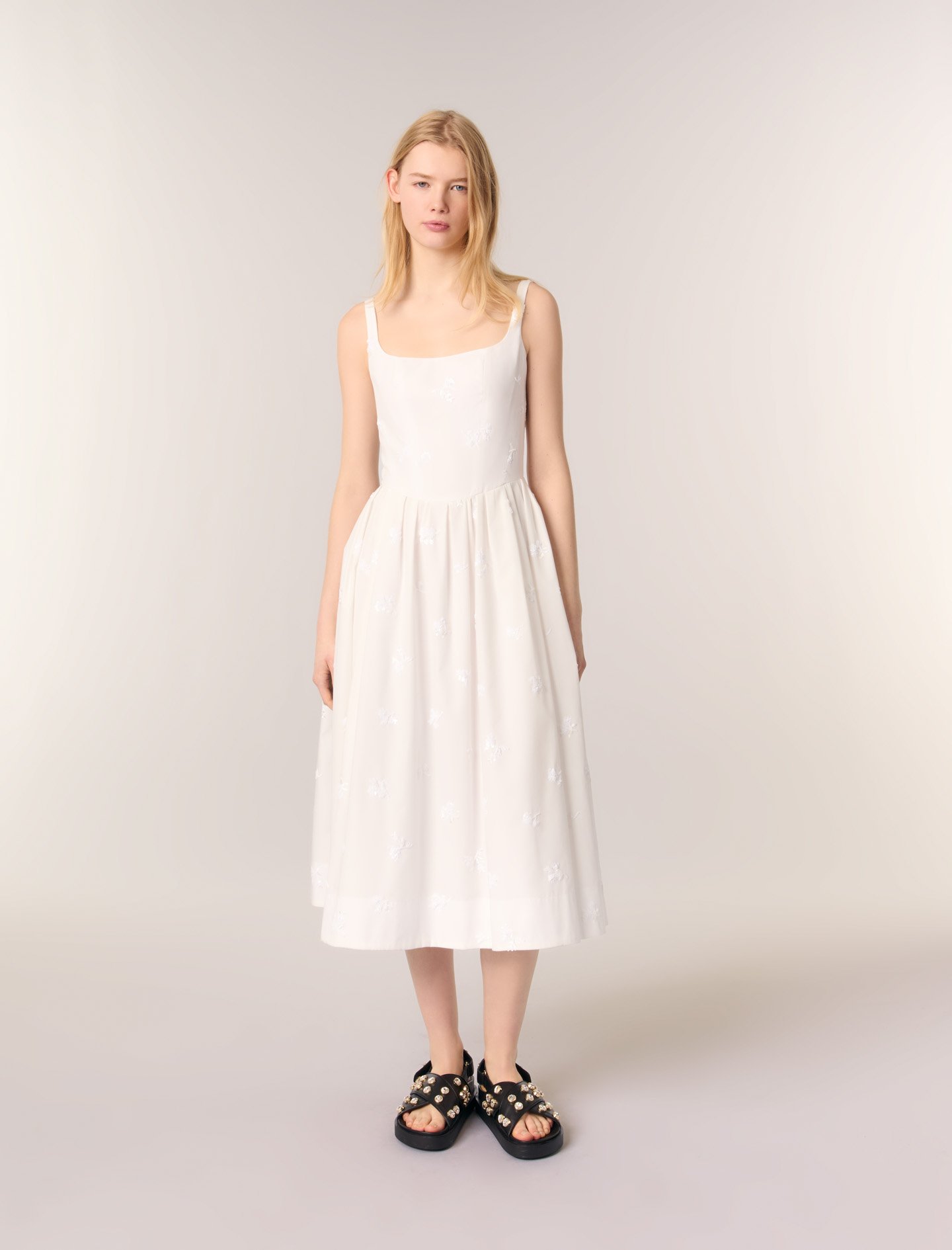 Woman's polyester Embroidered cotton midi dress for Spring/Summer, size Small, in color White / White