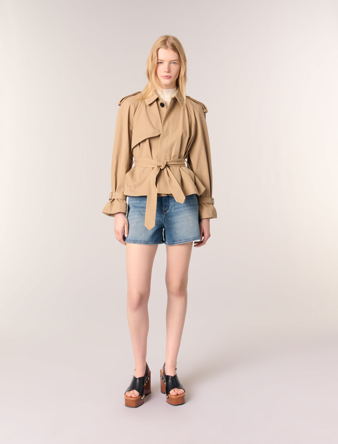 Woman
s cotton Pocket lining: Short studded trench coat for Spring/Summer, size Woman-Coats-US XL / FR 41, in color Beige / Beige