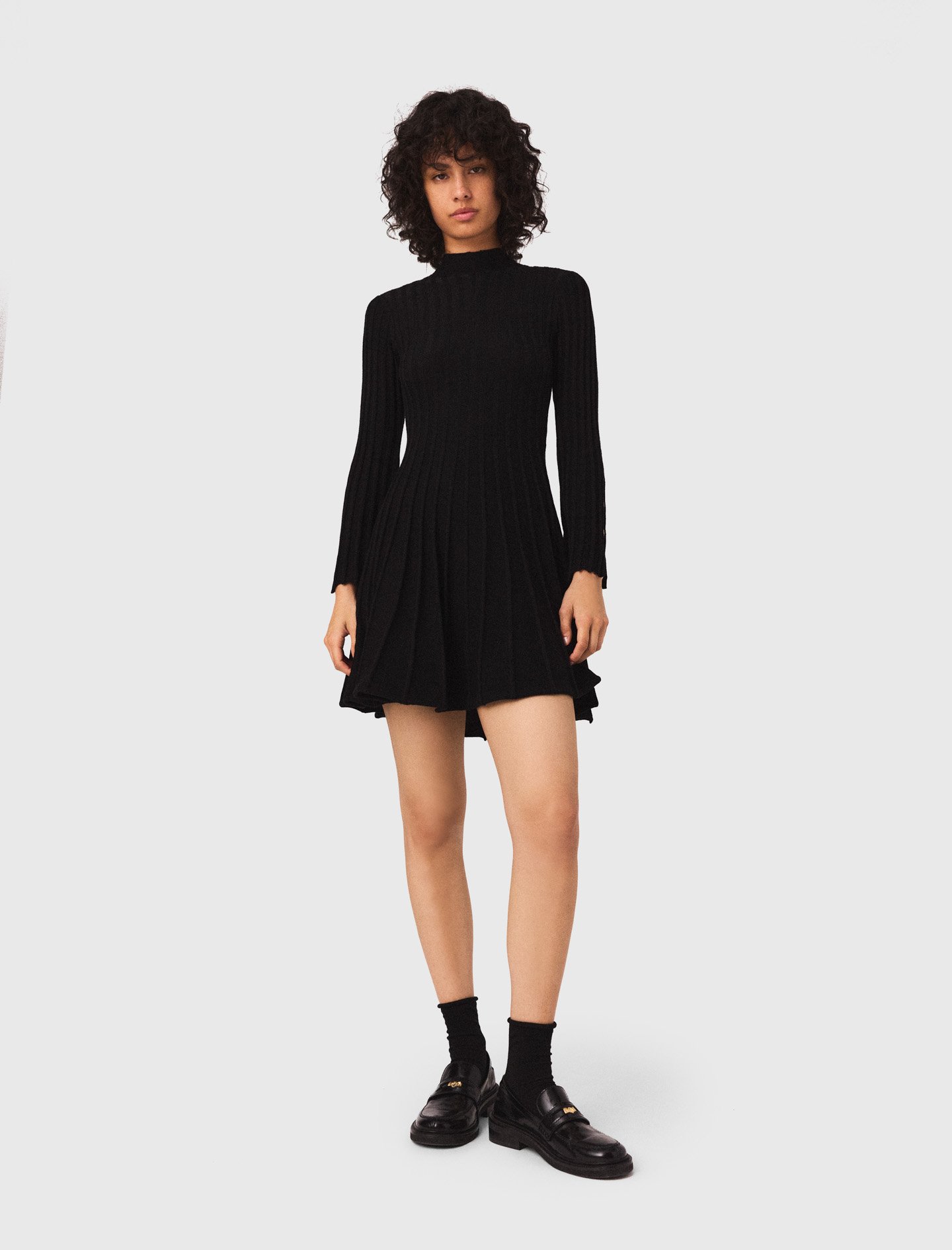 Woman's polyester Short knit dress for Fall/Winter, size Small, in color Black / Black