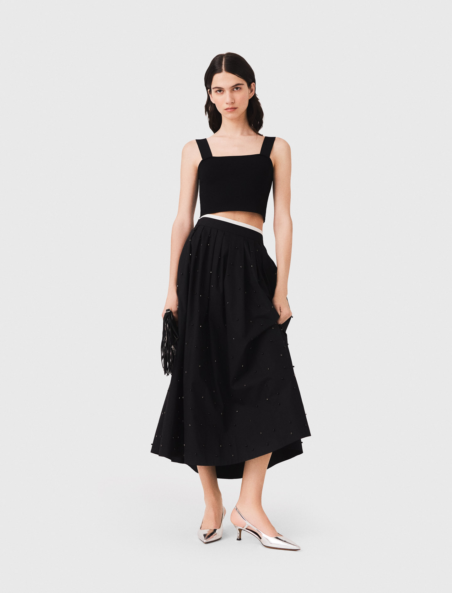 Knitted crop top with straps