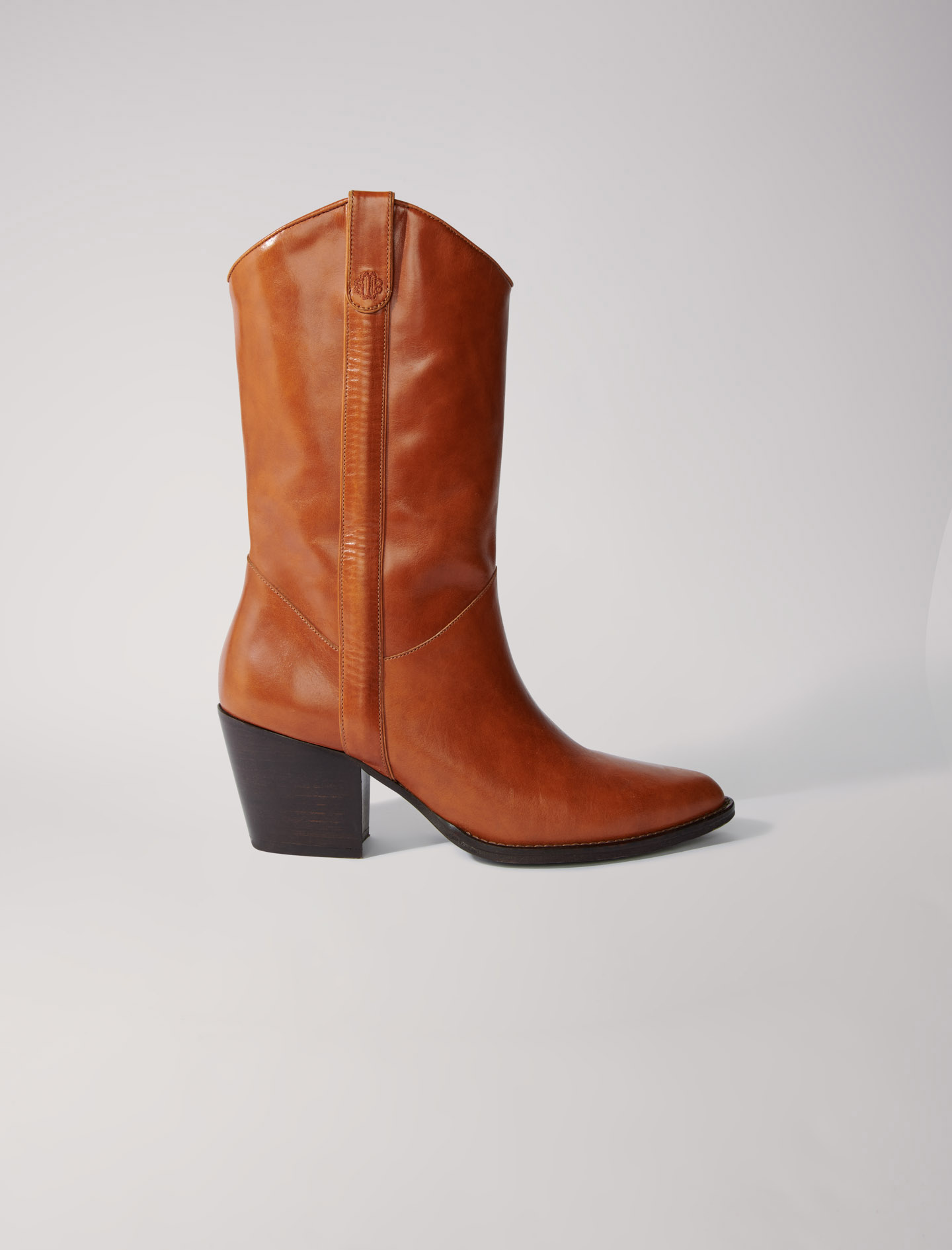 Heeled leather boots