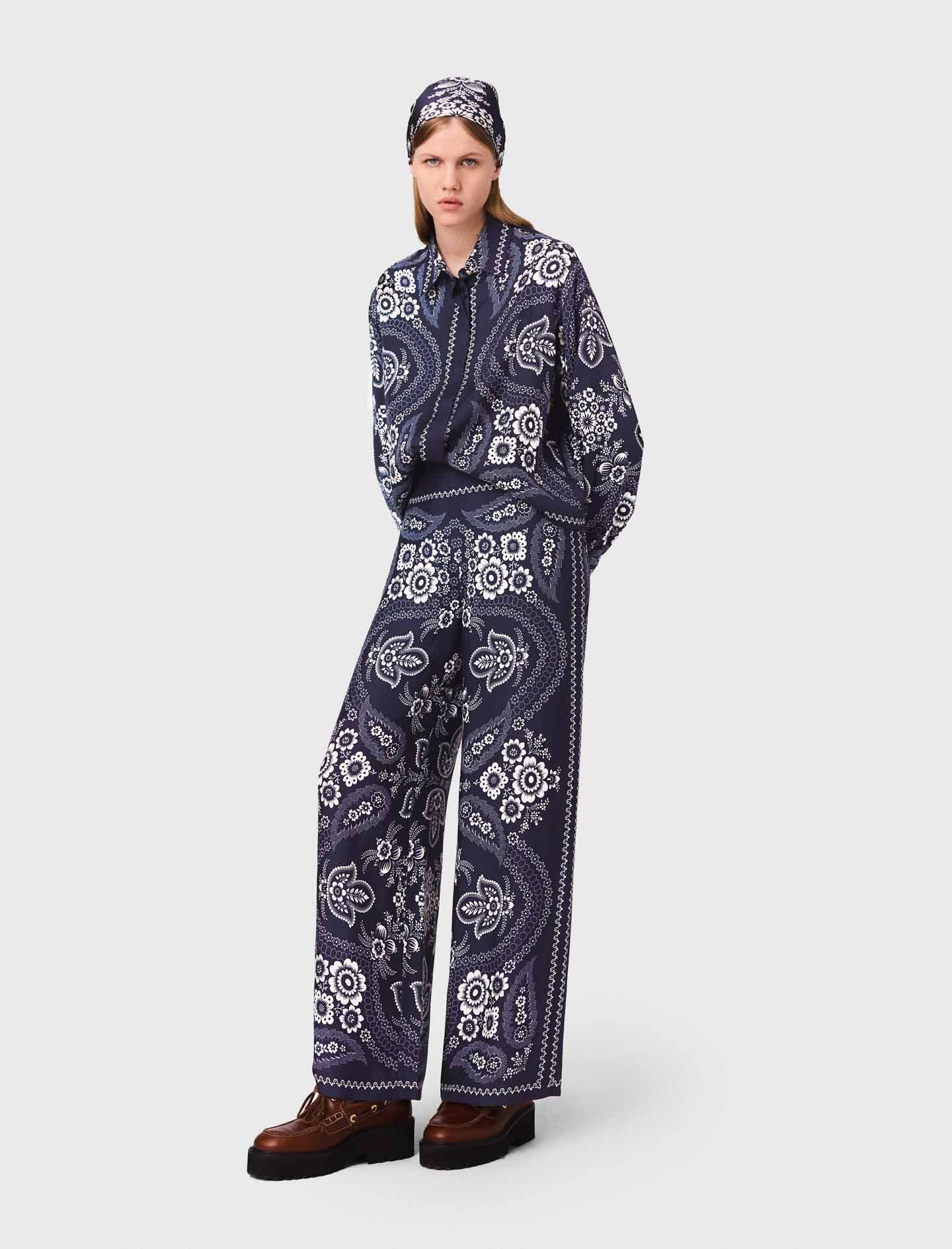 Woman's viscose Flowing print trousers for Fall/Winter, size Large, in color Navy bandana print /